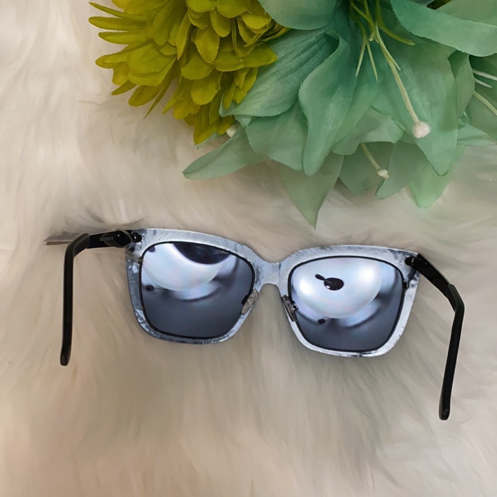 Metal Textured Square Framed Black Sunglasses By Bella Vita NEW! - Picture 2 of 5